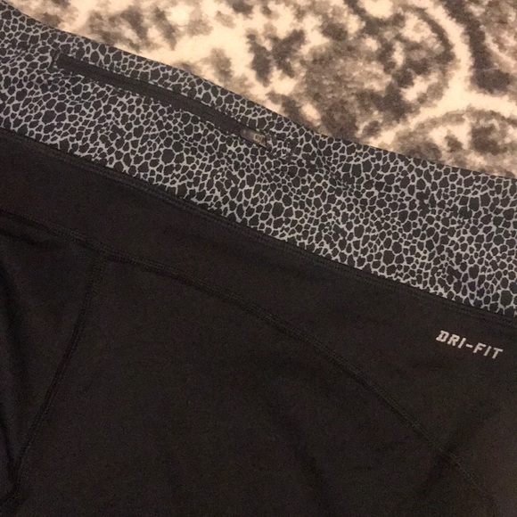 Nike leggings - Picture 3 of 3